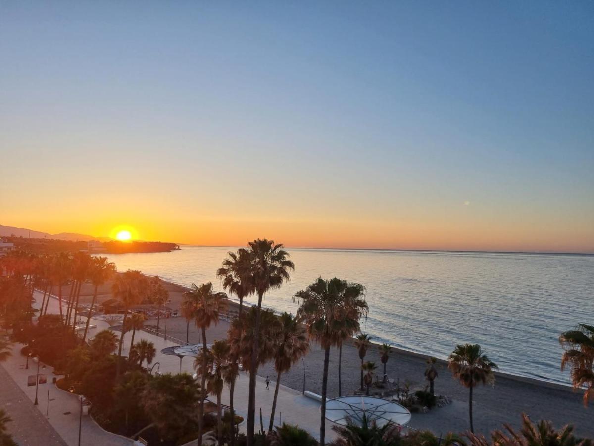 Sunnypalms - Beachfront Penthouse With Stunning Sea View Estepona Exterior foto